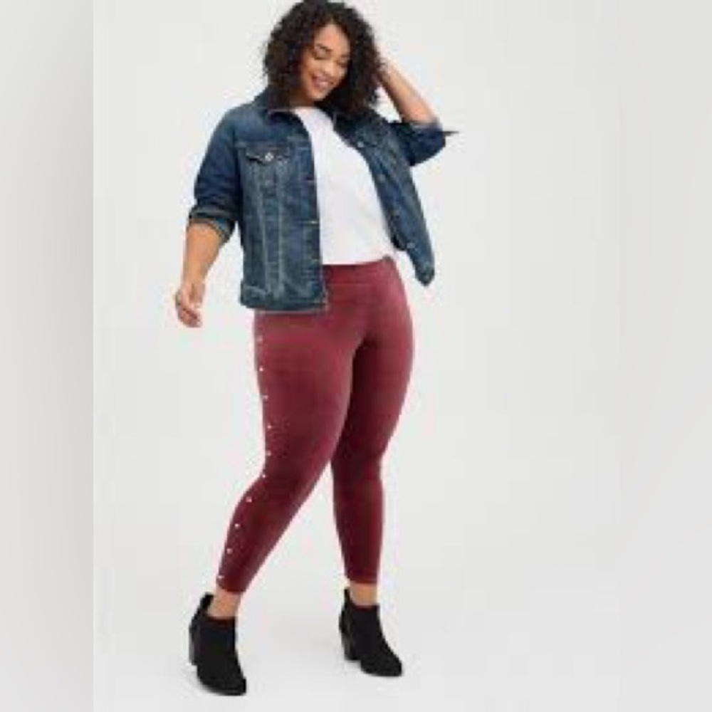 NWT Torrid Zinfandel Velvet Pearl Side pullon legging pants, size 2X.